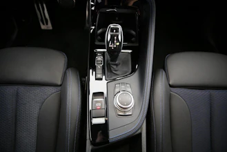 https://vehicle.imgix.net/4054656/9b1cf3c7-a876-45b5-9dc7-378d4438e215.jpg