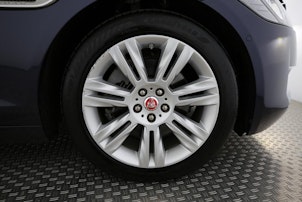 Vehicle image JAGUAR XF Sportbrake 2.0 D 240 Portfolio AWD