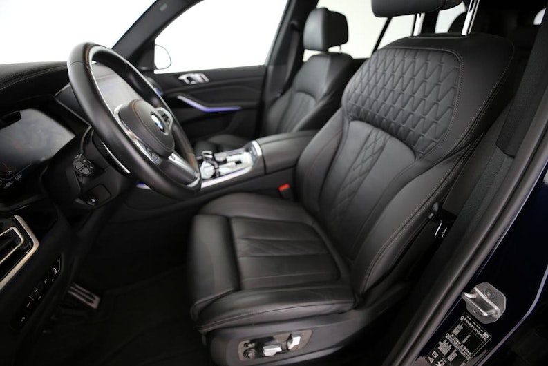 Vehicle image BMW X5