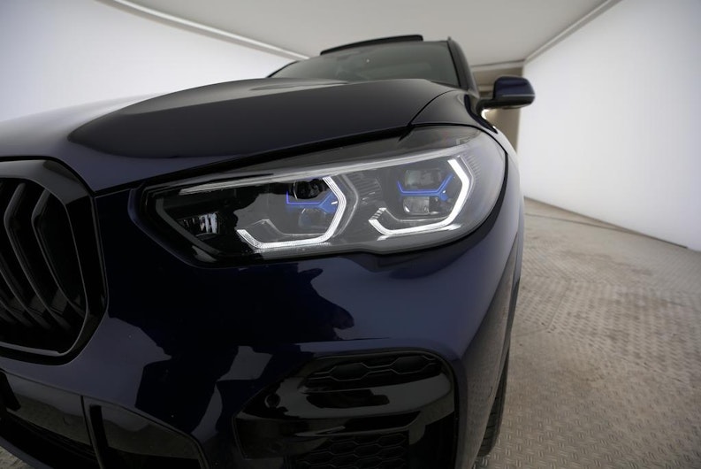 Vehicle image BMW X5