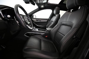 Vehicle image JAGUAR F-Pace 2.0 P400e R-Dynamic SE AWD
