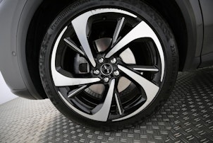 Vehicle image DS AUTOMOBILES DS7 Crossback 1.6 E-Tense So Chic 4x4