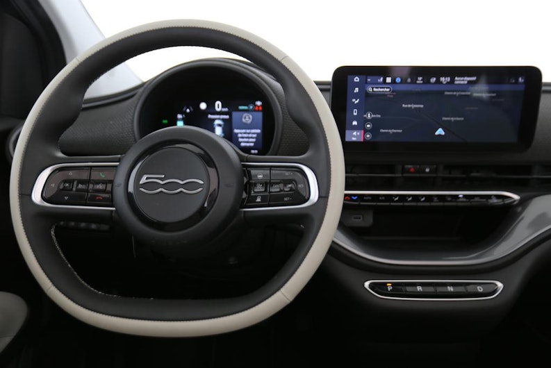 Vehicle image FIAT 500