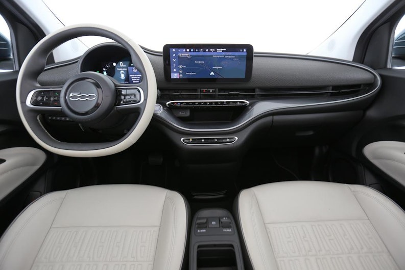 Vehicle image FIAT 500