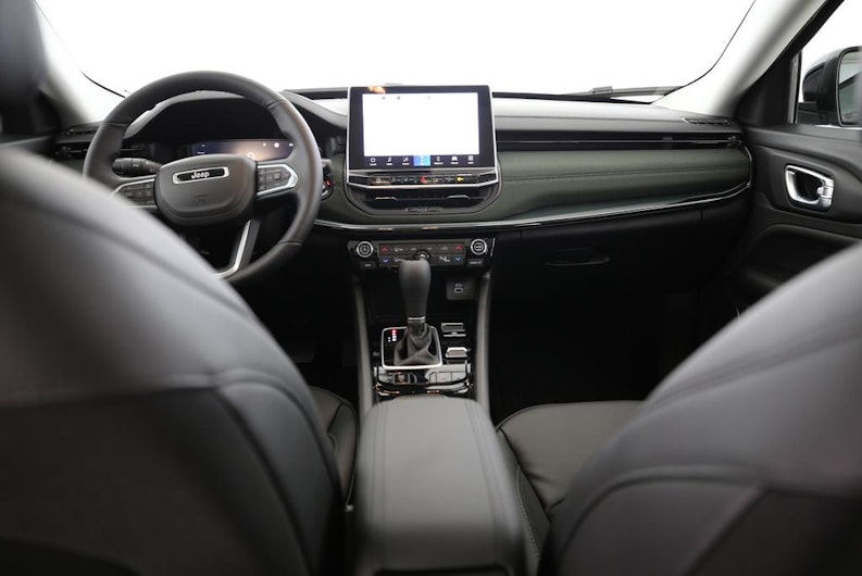 Vehicle image JEEP COMPASS