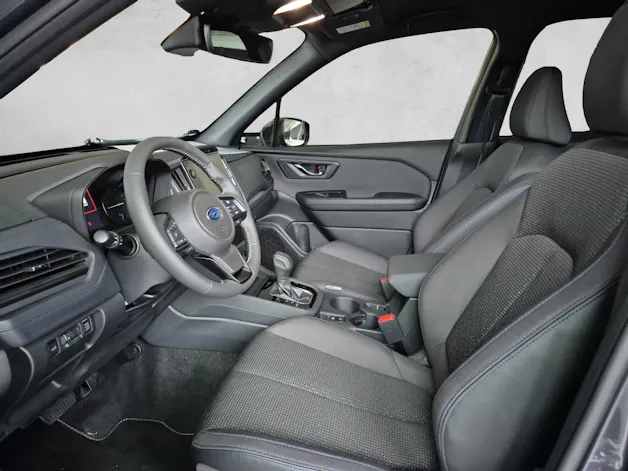 Subaru Forester Station 2.0i e-Boxer Swiss Plus