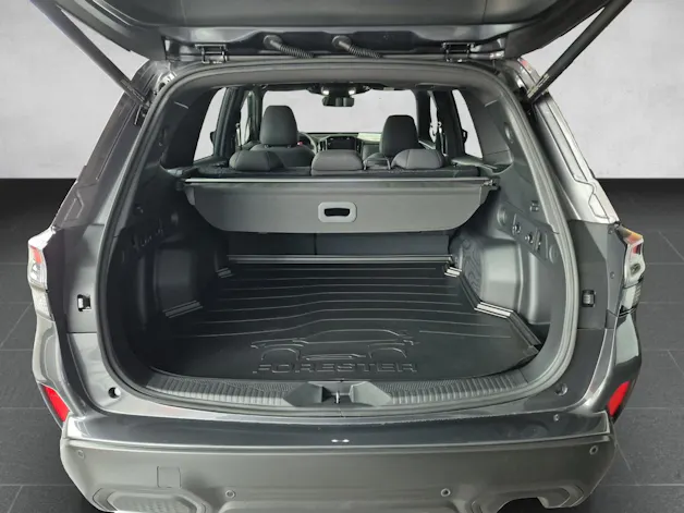 Subaru Forester Station 2.0i e-Boxer Swiss Plus