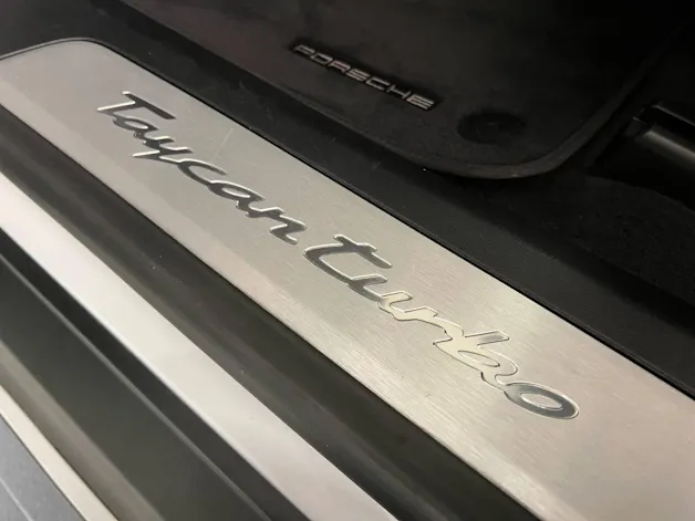 Porsche Taycan Turbo