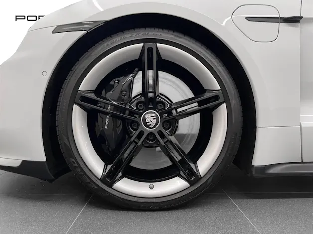 Porsche Taycan Turbo