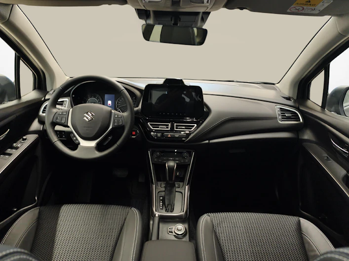 Fahrzeugbild SUZUKI S-CROSS