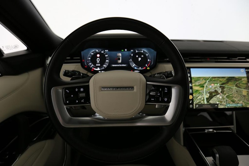 Vehicle image LAND ROVER RANGE ROVER