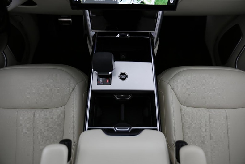 Vehicle image LAND ROVER RANGE ROVER