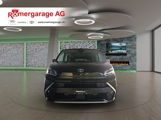 Vehicle image 4 Vehicle image 4