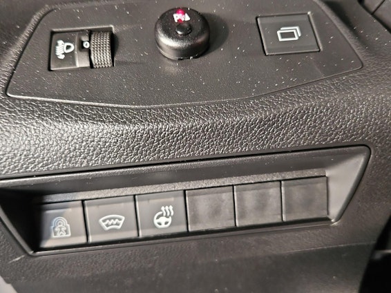 Vehicle image 13 Vehicle image 13