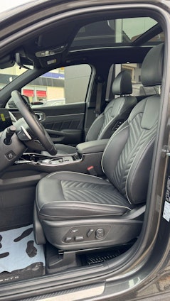 Vehicle image 15 Vehicle image 15