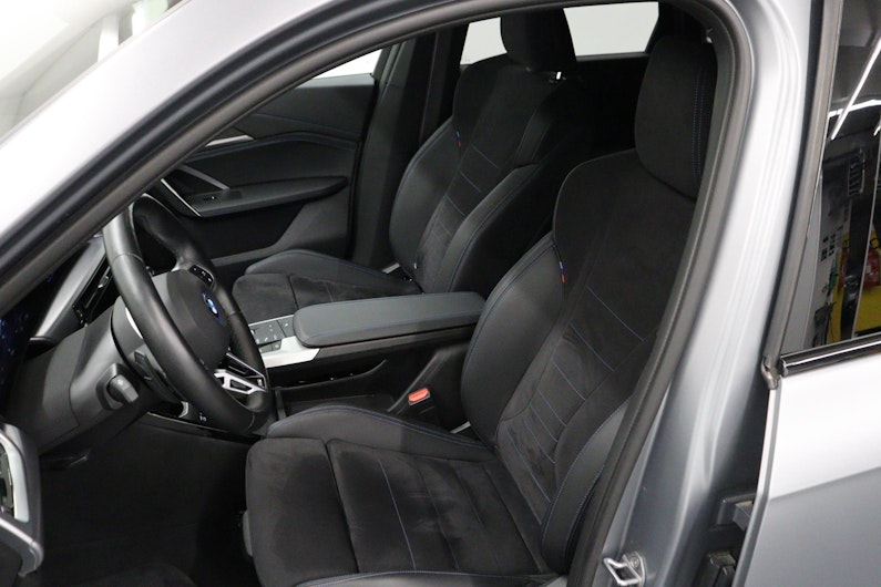 Vehicle image BMW iX1