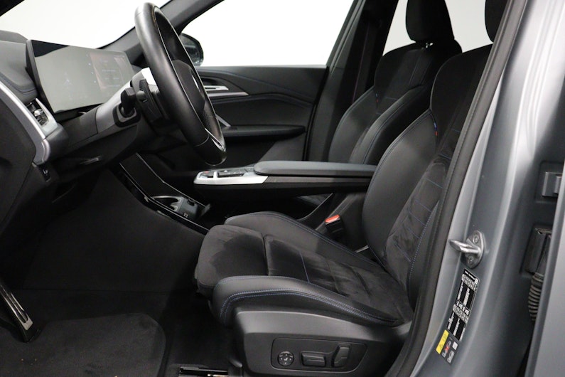 Vehicle image BMW iX1