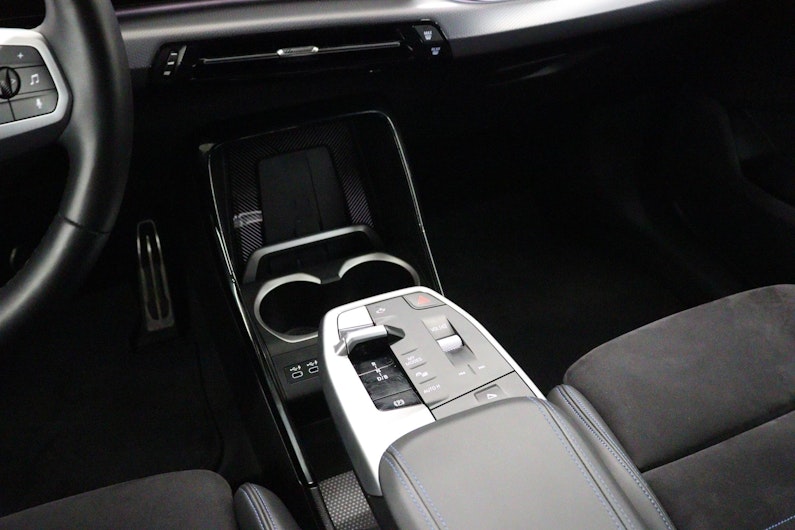 Vehicle image BMW iX1