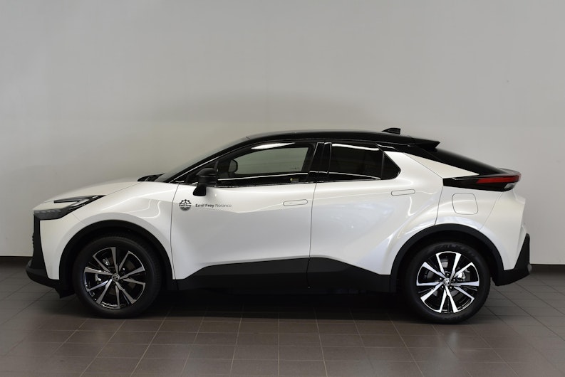 Vehicle image TOYOTA C-HR