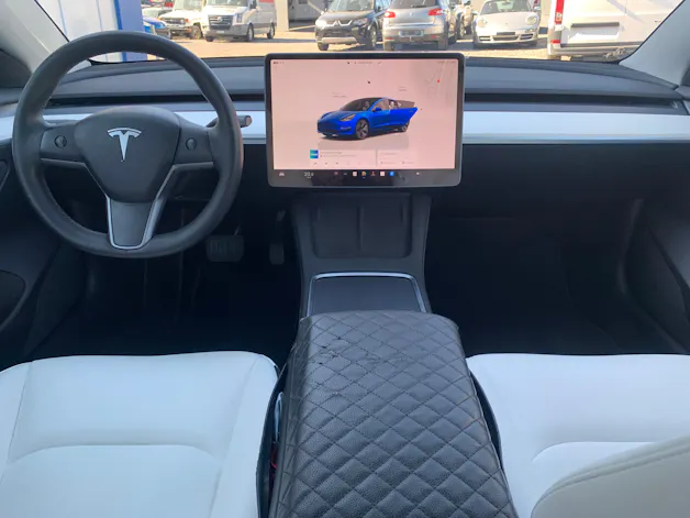 Tesla Model 3 Long Range D