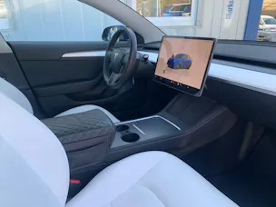 Tesla Model 3 Long Range D