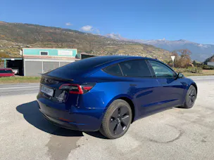 Tesla Model 3 Long Range D