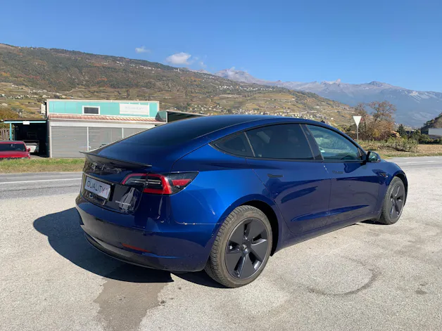 Tesla Model 3 Long Range D