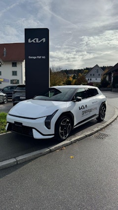 First vehicle image First vehicle image