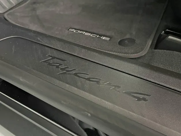Porsche Taycan 4 Cross Turismo
