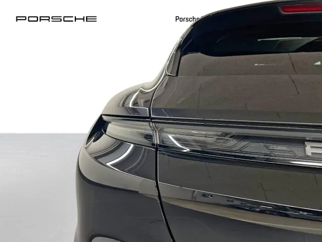 Porsche Taycan 4 Cross Turismo