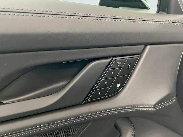 Porsche Taycan 4 Cross Turismo