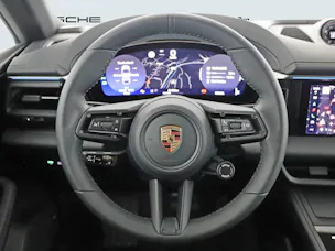 Porsche Macan 4