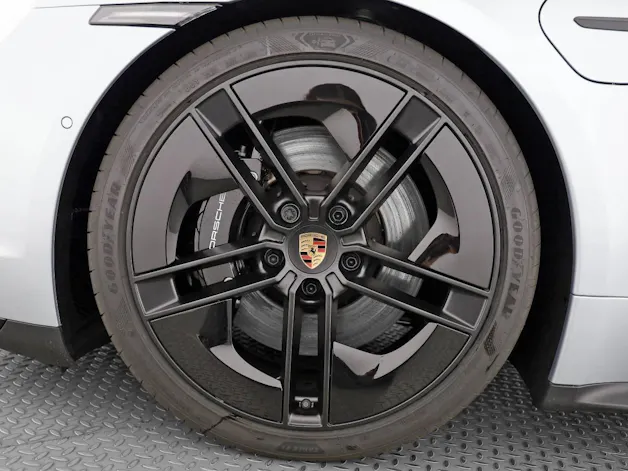 Porsche Taycan GTS Sport Turismo