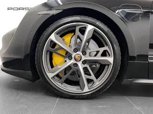 Porsche Taycan Turbo S Cross Turismo