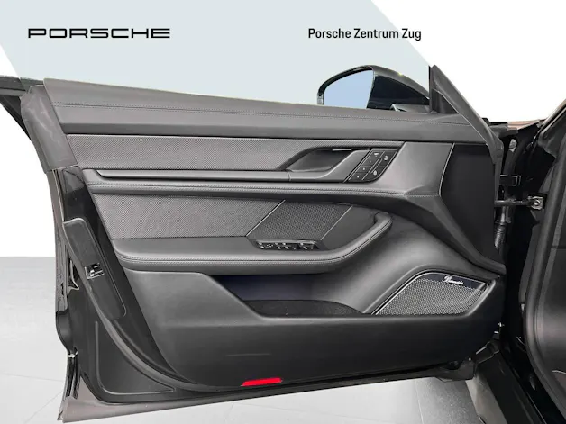 Porsche Taycan Turbo S Cross Turismo