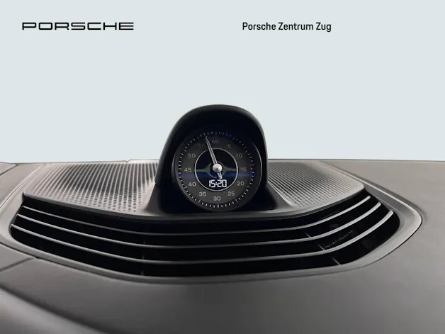 Porsche Taycan Turbo S Cross Turismo