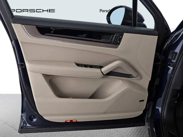 Porsche Cayenne S E-Hybrid Black Edition
