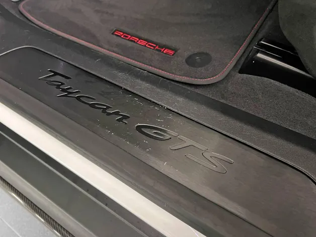 Porsche Taycan GTS Sport Turismo