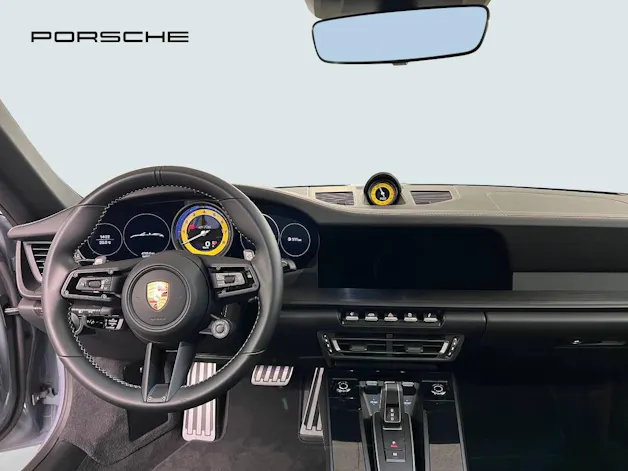 Porsche 911 Carrera 4 GTS Cabriolet