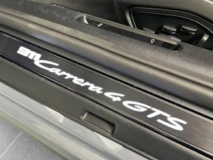 Porsche 911 Carrera 4 GTS Cabriolet