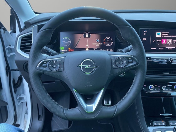 Vehicle image 4 Vehicle image 4