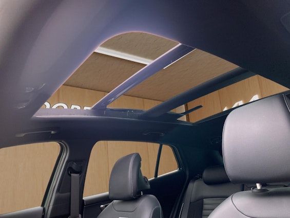 Vehicle image 14 Vehicle image 14