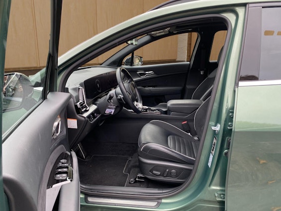 Vehicle image 6 Vehicle image 6