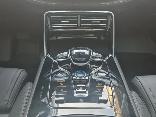 BYD TANG Flagship 7Pl. 4x4