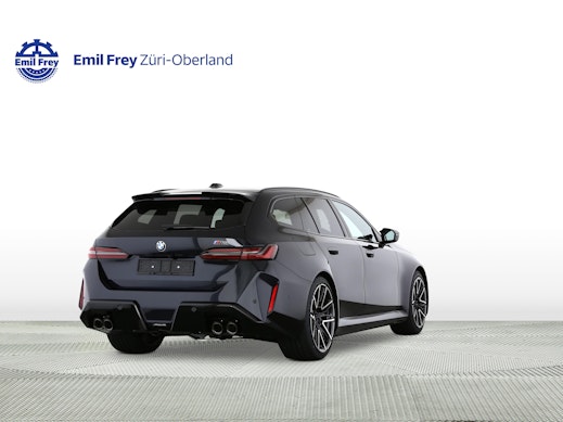 BMW M5 xDrive Touring 2