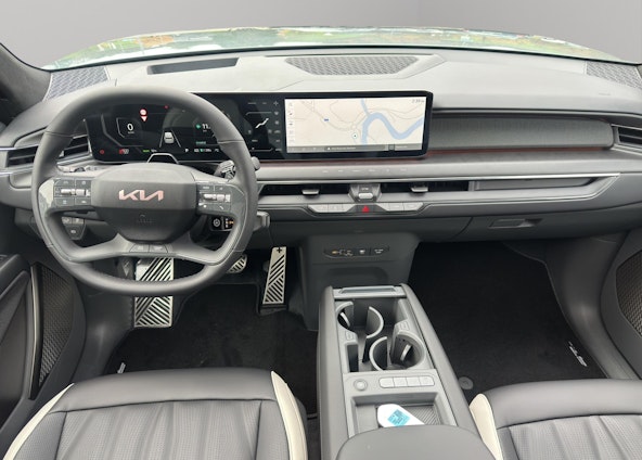 Vehicle image 10 Vehicle image 10