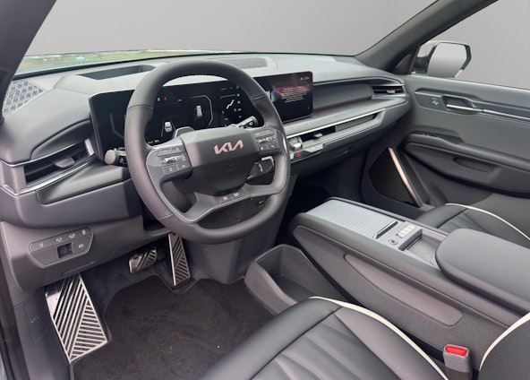 Vehicle image 3 Vehicle image 3