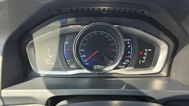 VOLVO V60 2.0 T6 Mome. R-Design AWD S/S