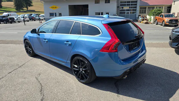 VOLVO V60 2.0 T6 Mome. R-Design AWD S/S