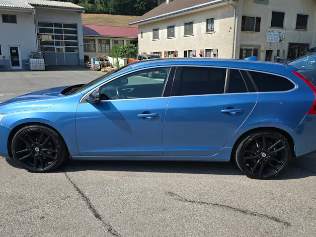 VOLVO V60 2.0 T6 Mome. R-Design AWD S/S